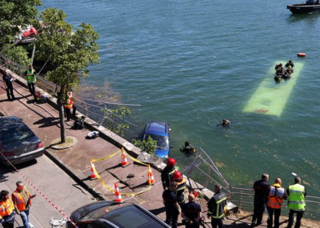 Bus Plunges into River Seine Near Paris, All Occupants Rescued in Swift Emergency Response