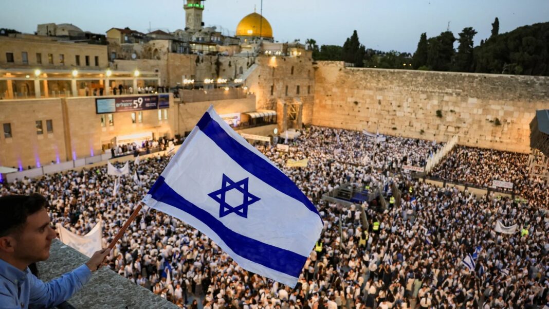 Israeli Flag March Sparks Tensions in Jerusalem Israeli Flag March Sparks Tensions in Jerusalem