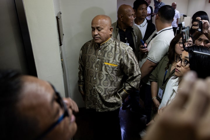 ITVWI7VWTRO7VHZEMGA3PK4S7U Philippine Senator Flees Senate to Evade ICC Arrest