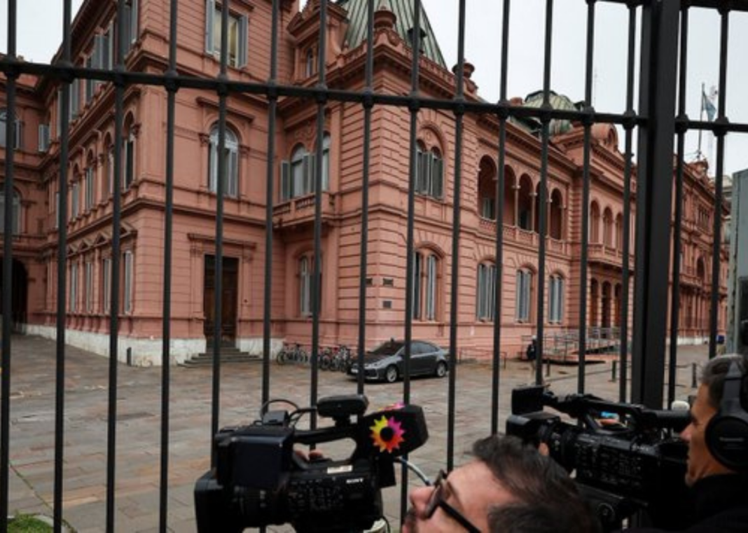Argentina Reopens Casa Rosada to Journalists After Brief but Controversial Ban Argentina Reopens Casa Rosada to Journalists After Brief but Controversial Ban