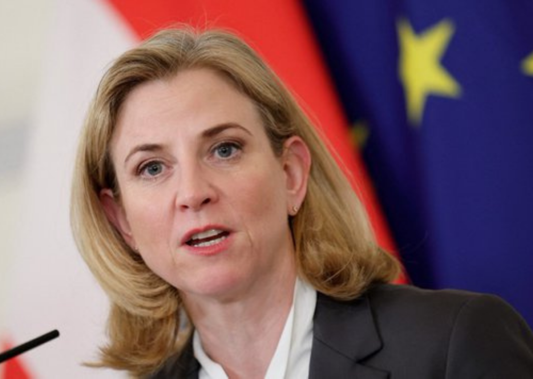 Austria Expels Russian Diplomats Over Alleged Signals Espionage