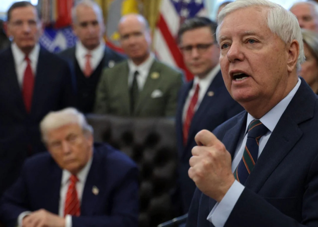 Trump’s Iran Deal Draws Fire From His Own Republican Party Trump's Iran Deal Draws Fire From His Own Republican Party