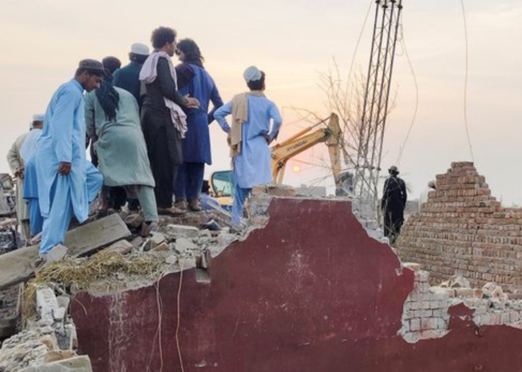 Militants Kill 12 Officers in Bannu Attack Militants Kill 12 Officers in Bannu Attack