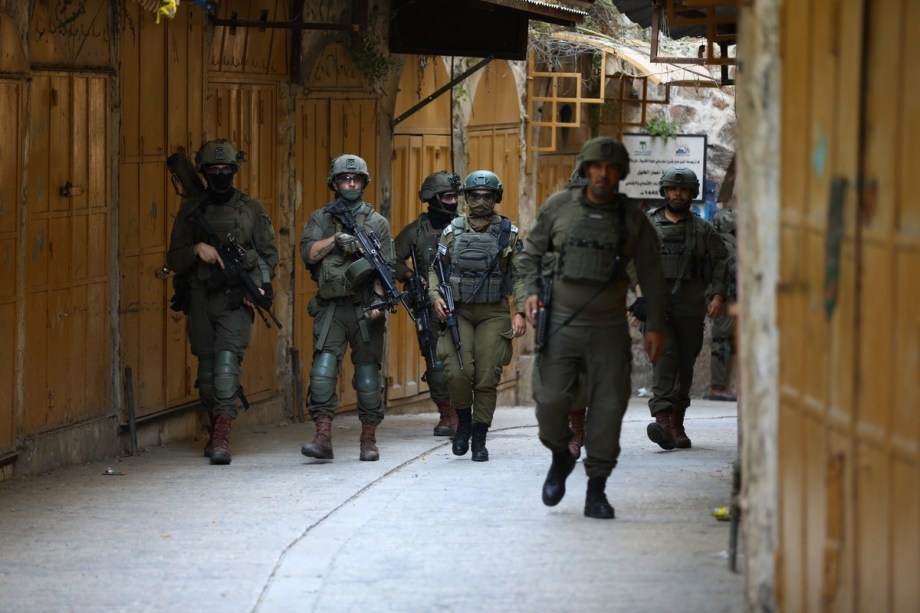 Settlers Attack Five West Bank Towns Under Army Cover Settlers Attack Five West Bank Towns Under Army Cover