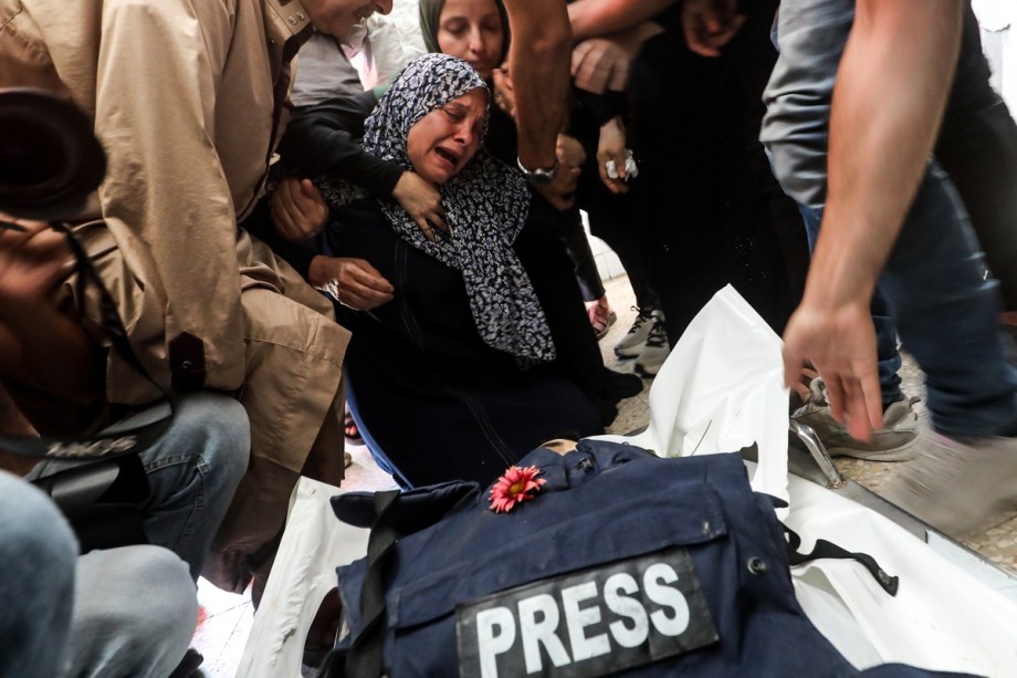 Al Jazeera Demands Justice After Cameraman Killed in Gaza Al Jazeera Demands Justice After Cameraman Killed in Gaza