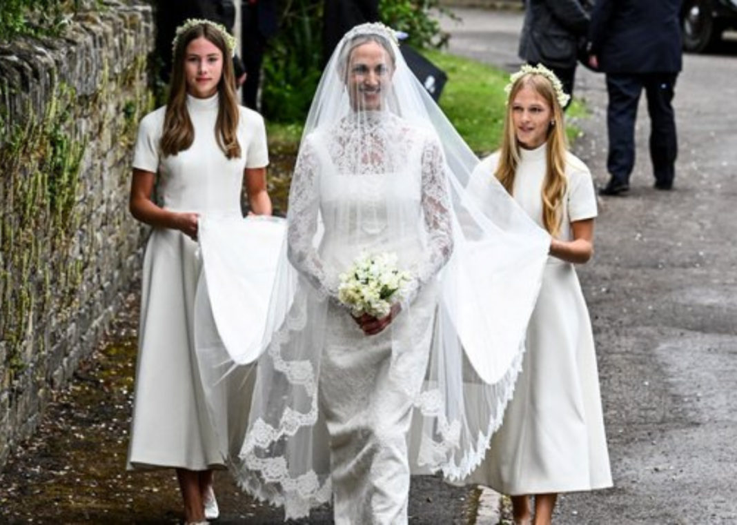 Peter Phillips Marries Harriet Sperling at Private Cotswolds Ceremony Peter Phillips Marries Harriet Sperling at Private Cotswolds Ceremony