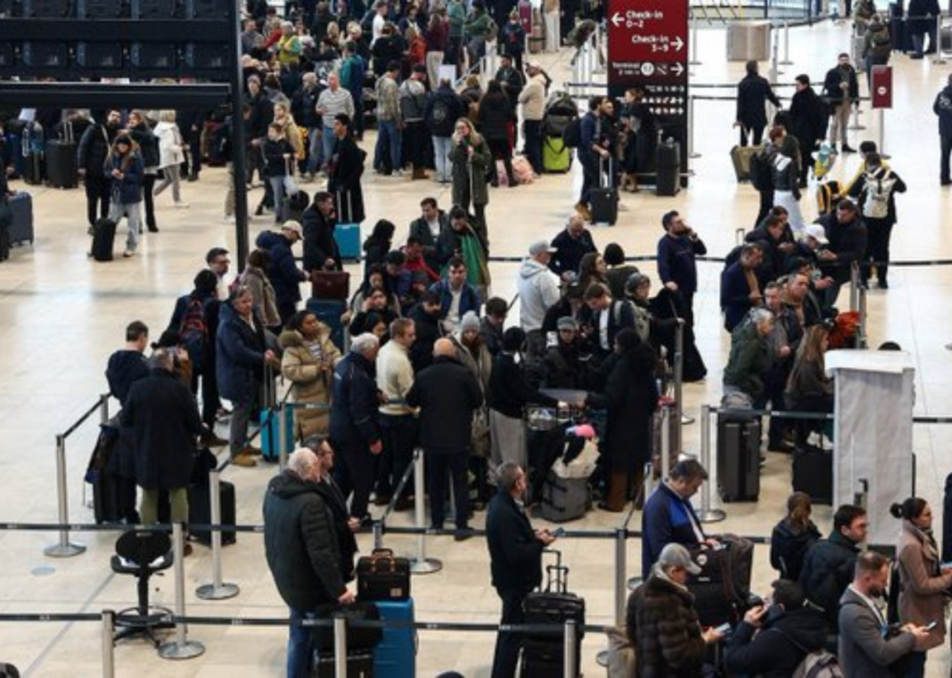 Iran War and EES Delays Drive First Drop in European Air Travel Since 2021