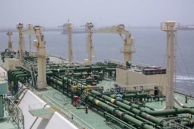 Pakistan Rushes to Buy LNG as Hormuz Attacks Continue