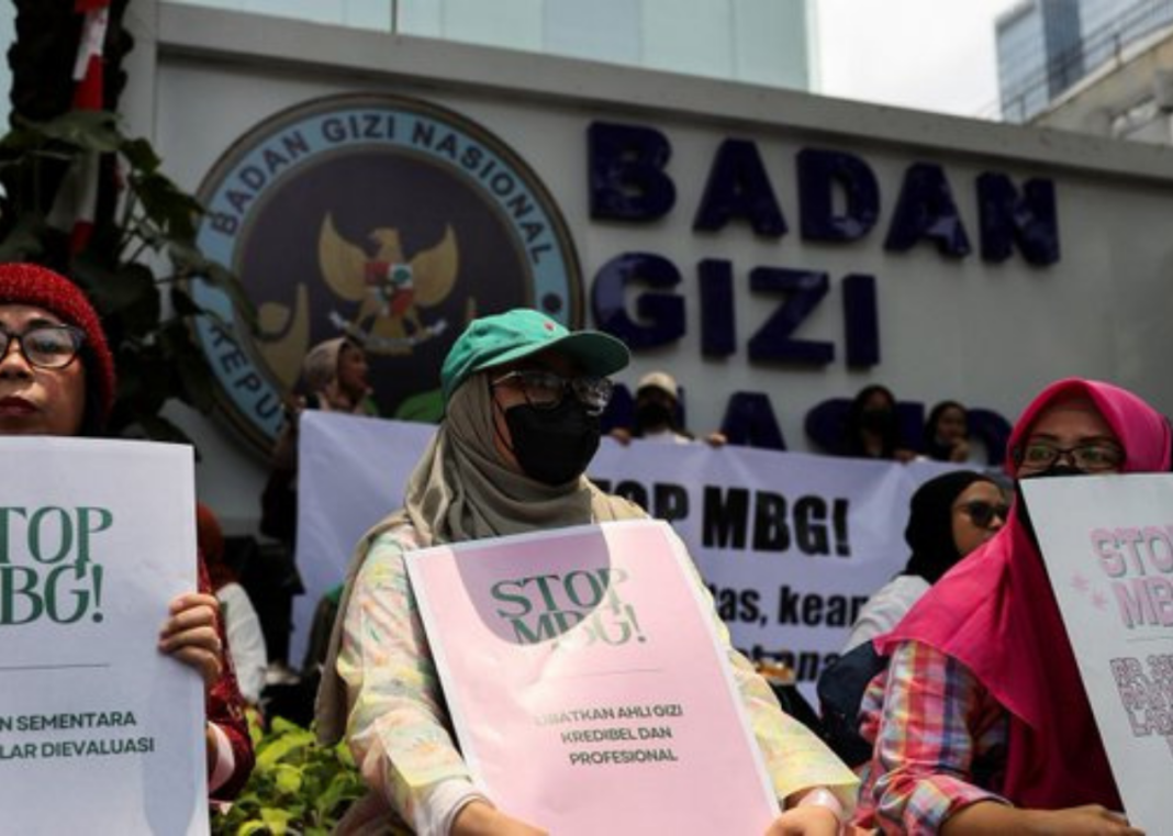 Indonesia Free Meals Boss Fired After 33,000 Children Poisoned