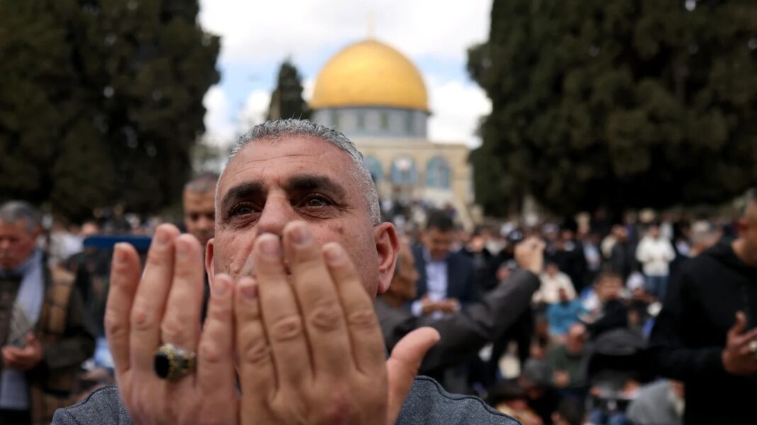 Israel Bill Targets Muslim Call to Prayer