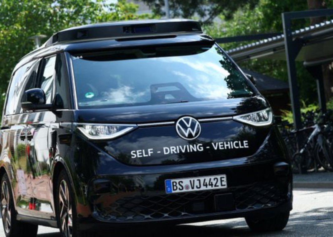 VW Faces 100,000 Job Cuts as Shareholder Floats China Fix