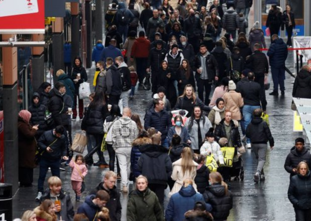 UK Pay Settlements Hold at 3.5% as BoE Rate Decision Looms UK Pay Settlements Hold at 3.5% as BoE Rate Decision Looms