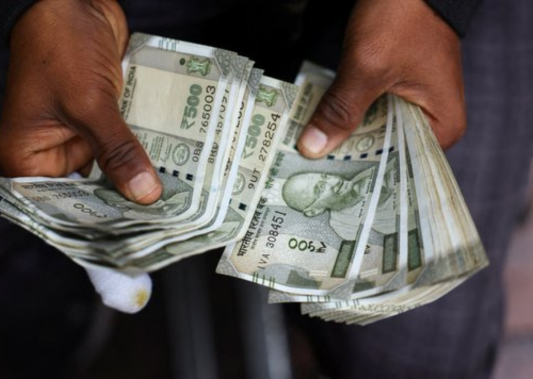 IYOUYTDCGVHKJLK;L'; India Rupee Set to Strengthen as 57,000 US Jobs Print Hits Dollar